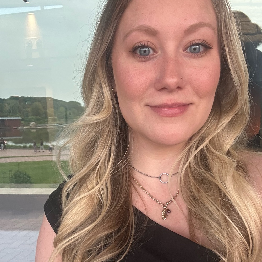 Meet your Posher, Abigayl